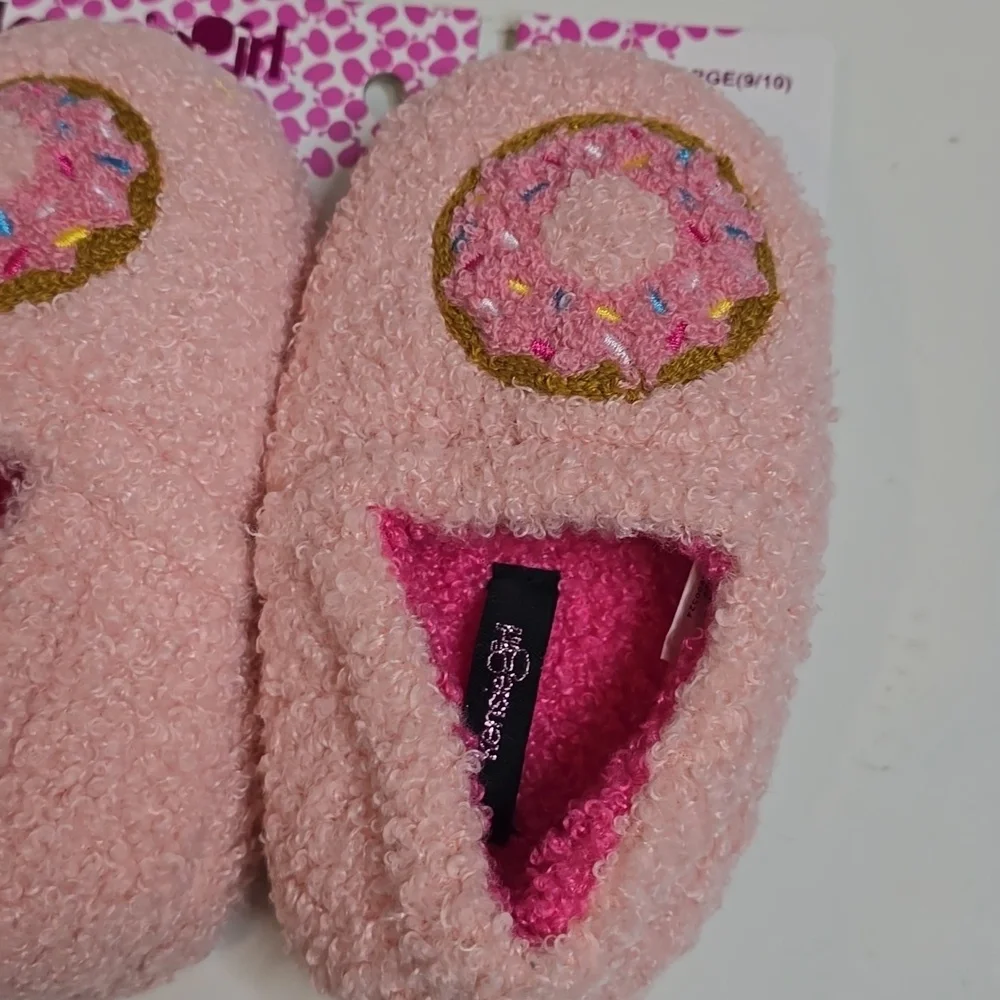 Kensie  Toddler Girl Pink Donut Slippers 9/10